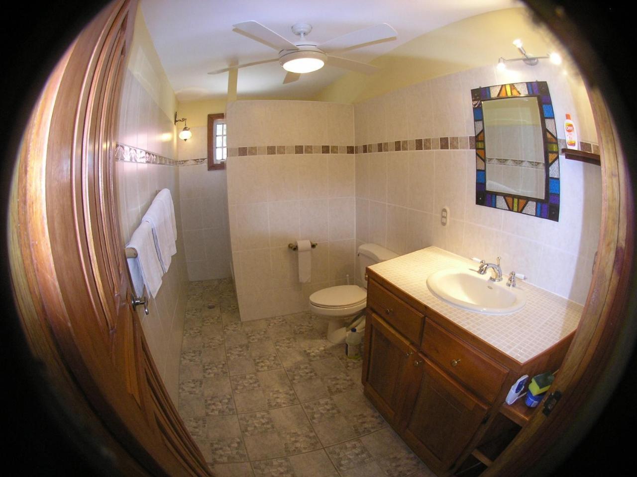 Dixon Cove Wikkid Resort מראה חיצוני תמונה