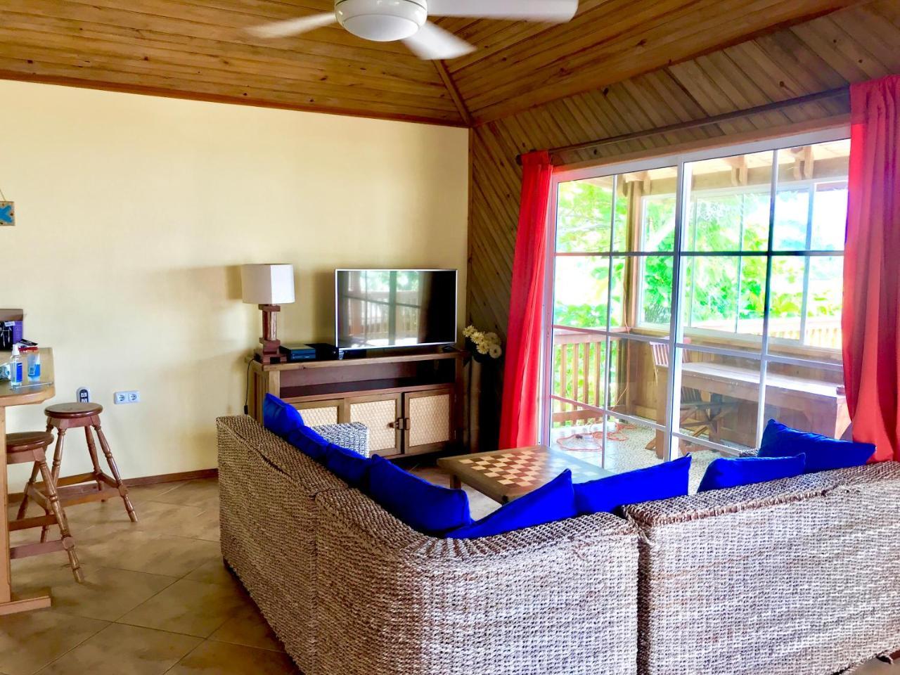 Dixon Cove Wikkid Resort מראה חיצוני תמונה